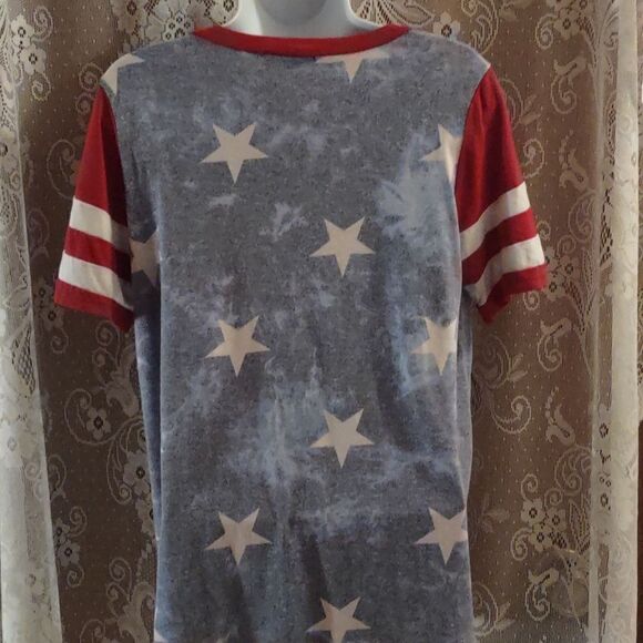 Hailey & Co Size S Stars and Stripes Short Sleeve V neck Top‎ - Picture 3 of 6